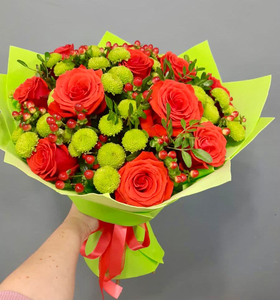 Букет цветов из: Хризантемы и Розы в Шувое