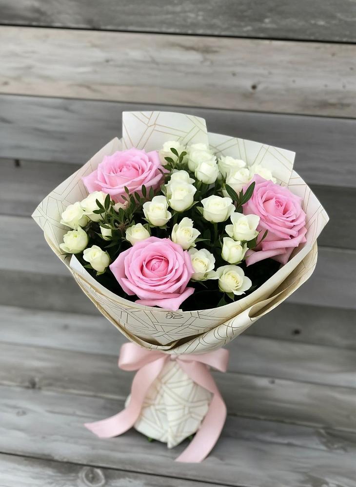 Букет цветов из: Розы в Шувое