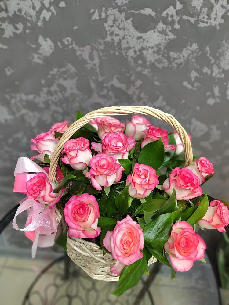 Цветочная композиция из Розы в корзине в Шувое