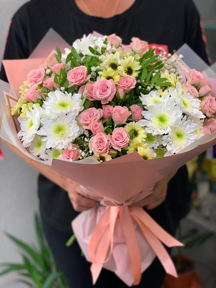 Букет цветов из: Розы и Хризантемы в Шувое