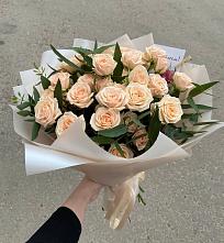 Букет Кремовые розы Латте в Шувое