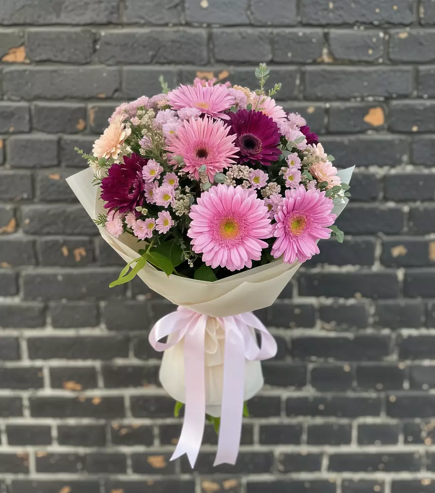 Букет цветов из: Герберы и Хризантемы в Шувое