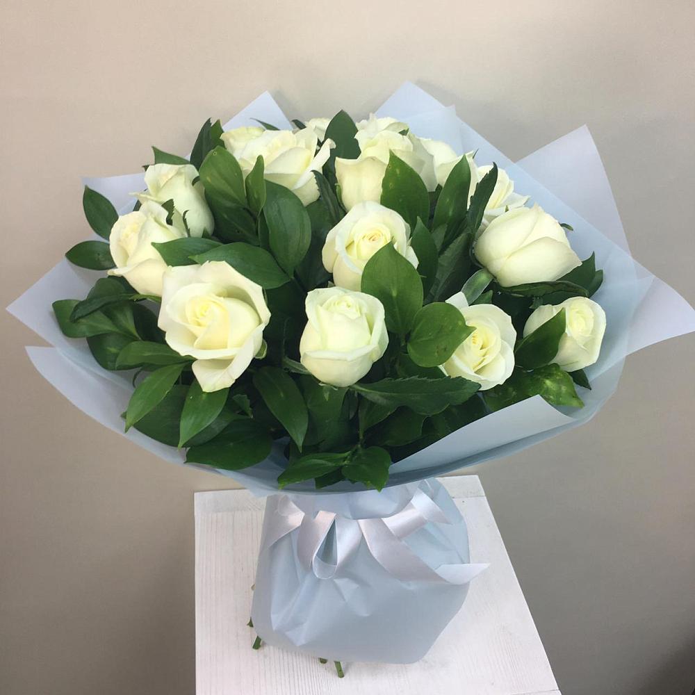 Букет 15 Белых роз Проуд в Шувое