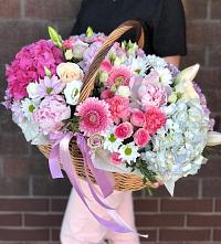 Композиция солнечный день в Шувое Цветочная композиция из Розы, Хризантемы, Пионы и Лизиантусы в корзине в Шувое