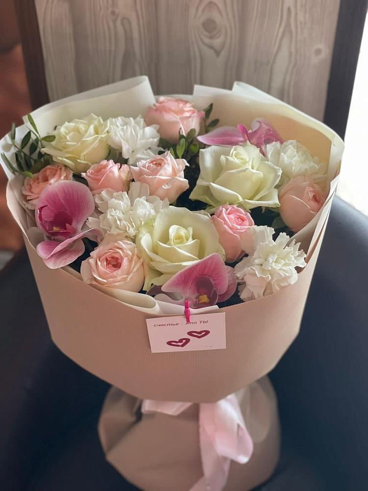 Букет цветов из: Орхидеи, Розы и Гвоздики в Шувое