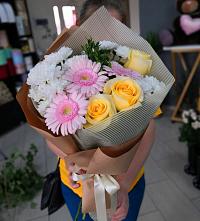 Букет цветов из:  Герберы, Розы и Хризантемы в Шувое