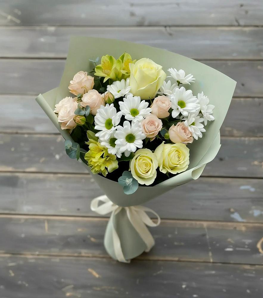 Букет цветов из: Альстромерии, Розы и Хризантемы в Шувое