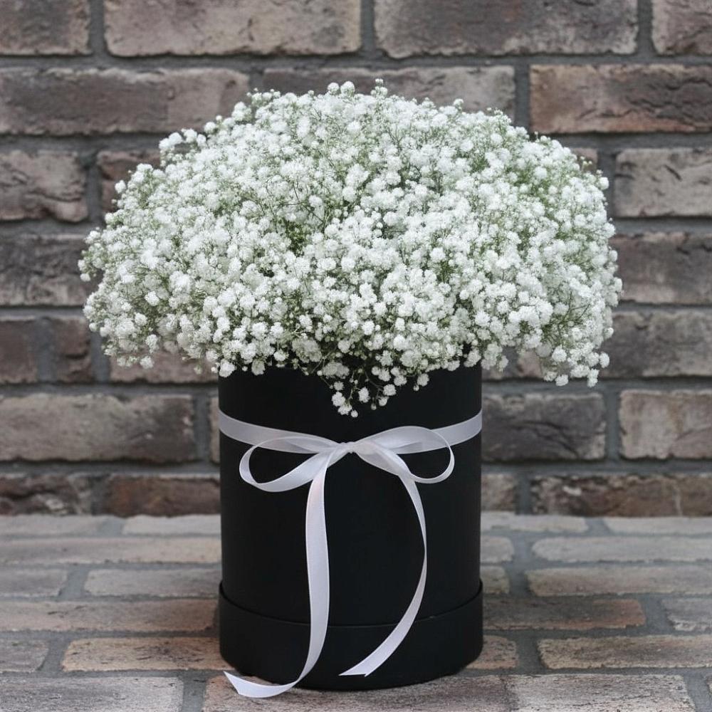 Цветочная композиция из Гипсофила в шляпной коробке в Шувое