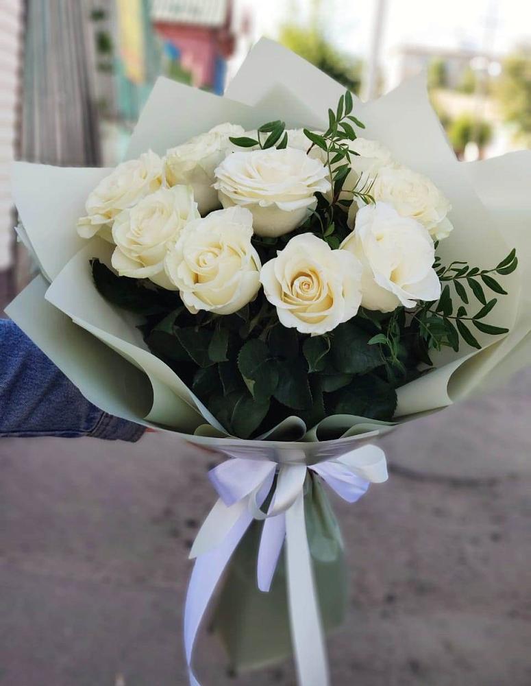 Букет Белые розы Проуд в Шувое
