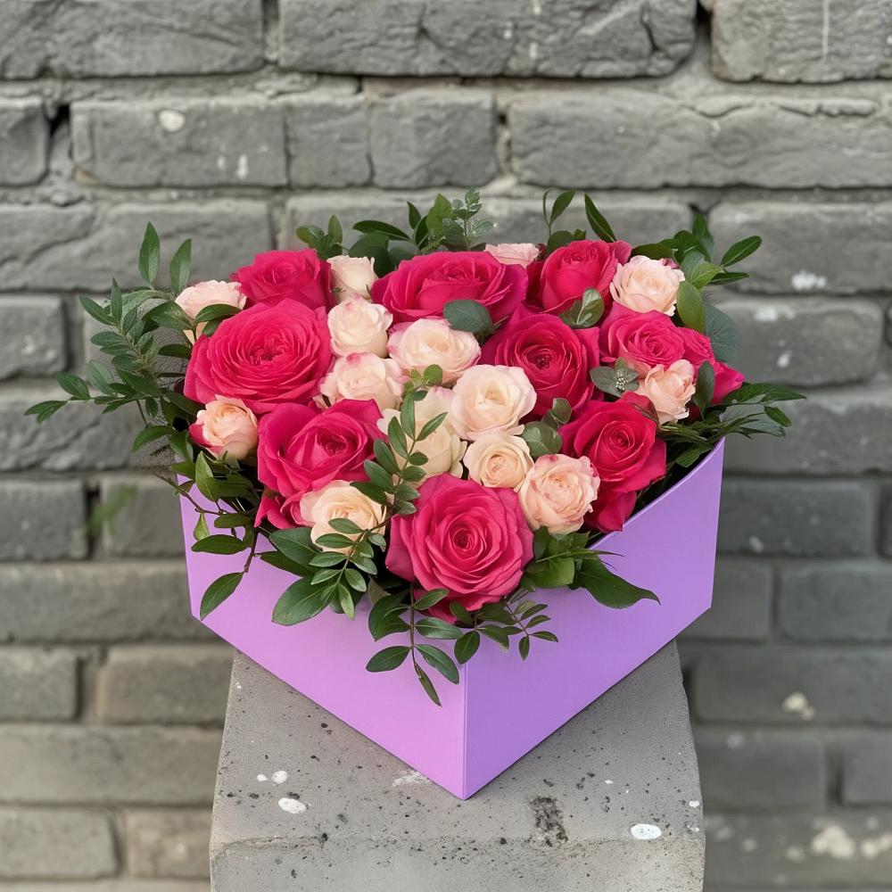 Цветочная композиция из Розы в коробке в Шувое