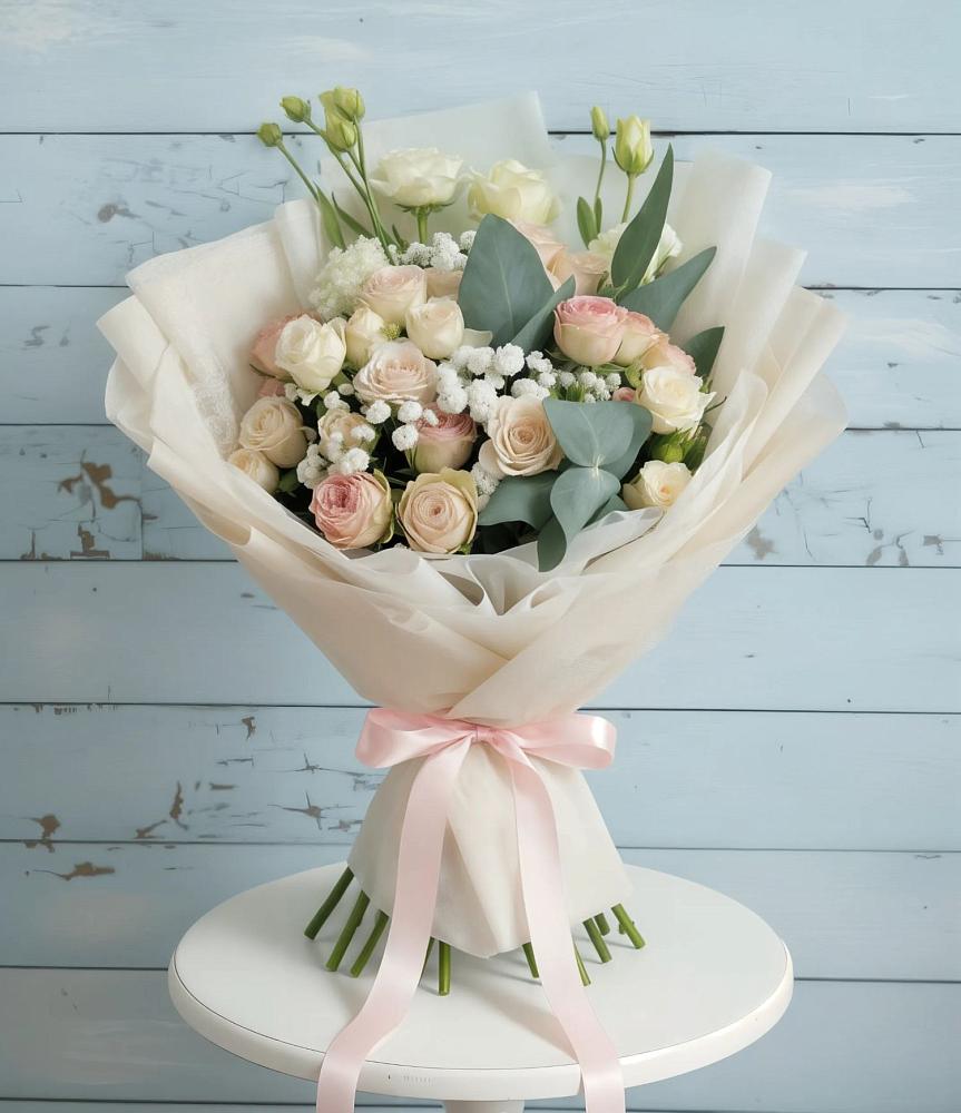 Букет цветов из: Розы и Лизиантусы в Шувое