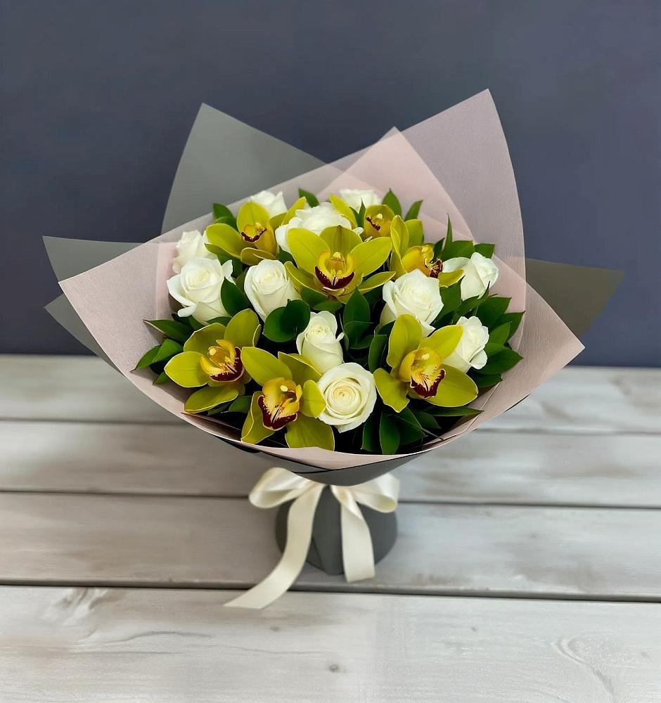 Букет цветов из: Орхидеи и Розы в Шувое