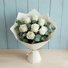 Букет Белые розы в Эвкалипте в Шувое