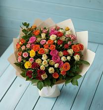 Букет Микс из разноцветных кустовых роз в Шувое