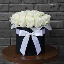 Цветочная композиция из Розы в шляпной коробке в Шувое