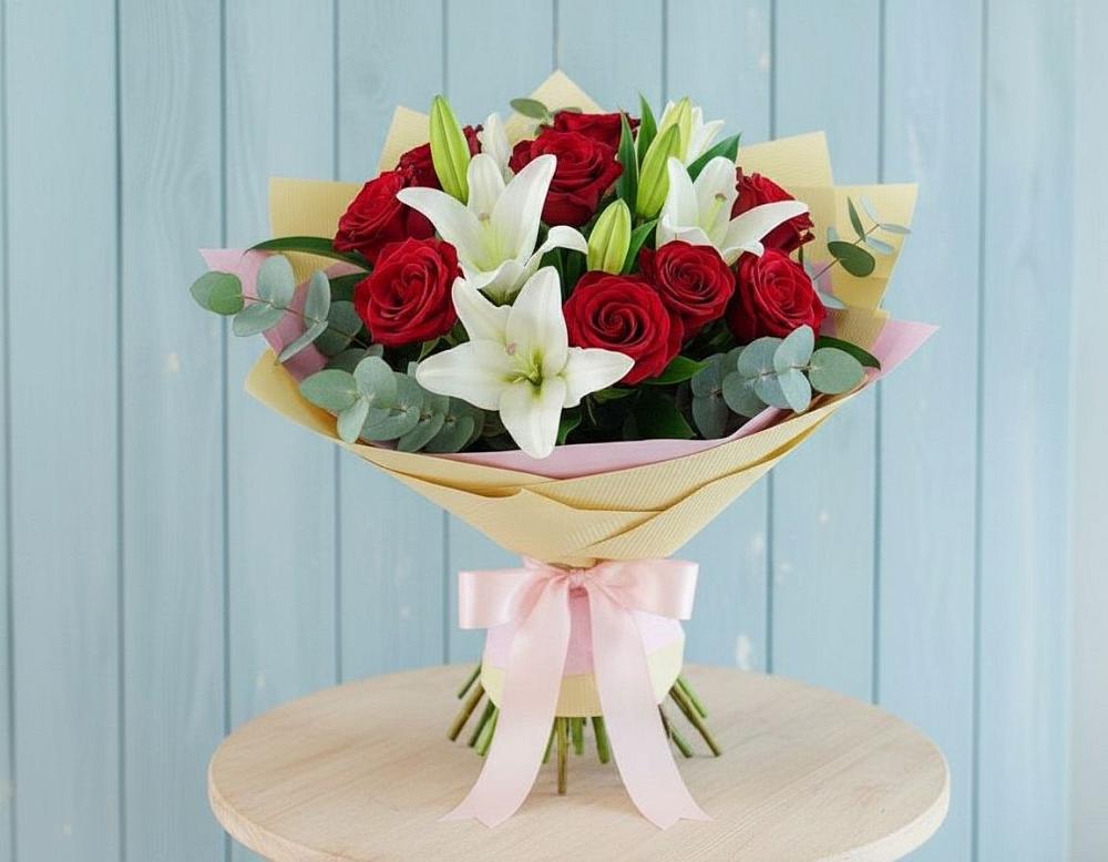 Букет цветов из: Лилии и Розы в Шувое